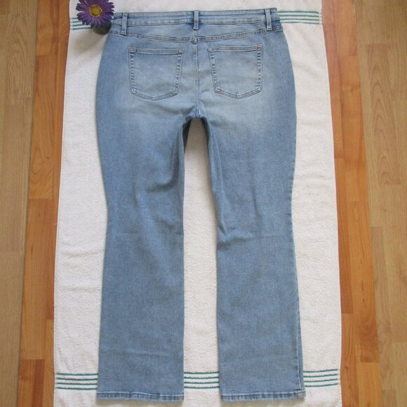 New Maurices EDGELY Jeans Size 20W Curvy High Rise Slim Boot Cut Denim - Picture 4 of 7
